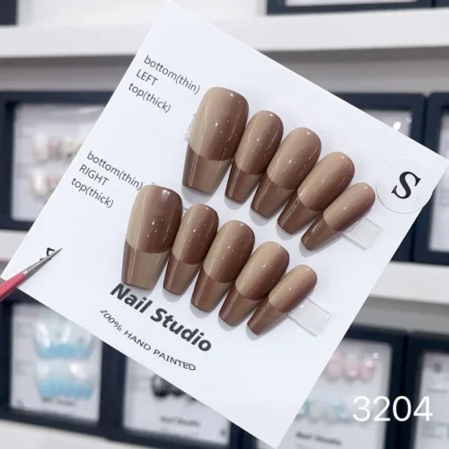 Nail design, elegant and stylish, suitable for all occasions