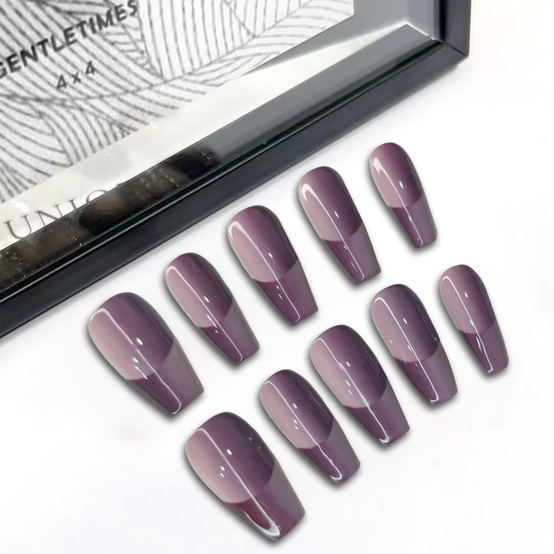 Nail design, elegant and stylish, suitable for all occasions